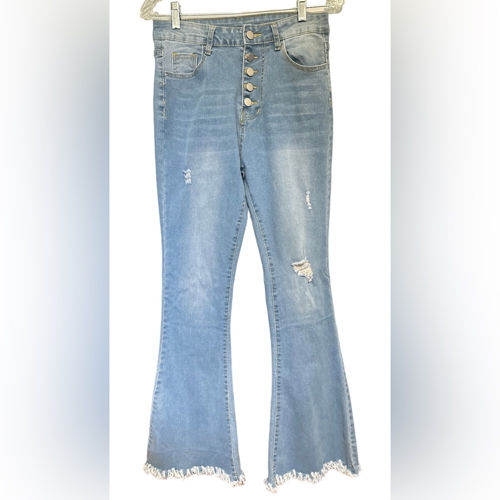 New NXH women’s light wash distressed jeans flare bottom fitted size large